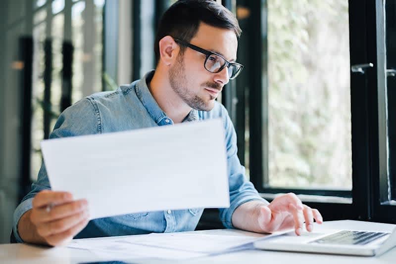 How to Become a Budget Analyst