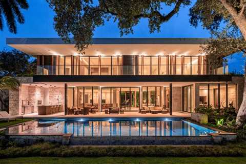 Beautiful and sustainable waterfront home built in Florida