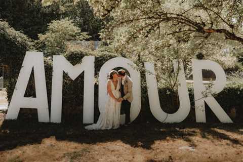 Colorful Le Manoir de la Foulquetière Wedding