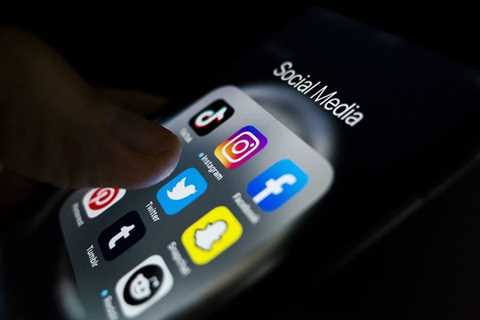 SCOTUS Asks DOJ to Weigh Fla., Texas Laws Aimed at Curbing Social Media 'Censorship'