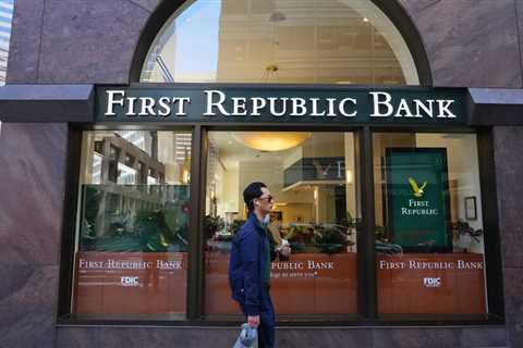 First Republic Bank Is Seized by Regulators and Sold to JPMorgan Chase