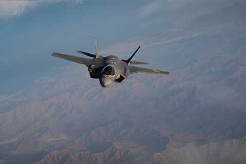 Flying the F-35 stealth fighter can leave pilots looking 'like they are 100 years old,' says test..