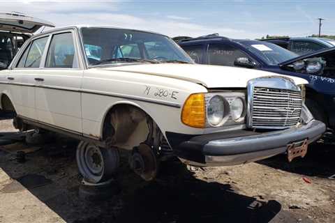 Junkyard Gem: 1979 Mercedes-Benz 280E