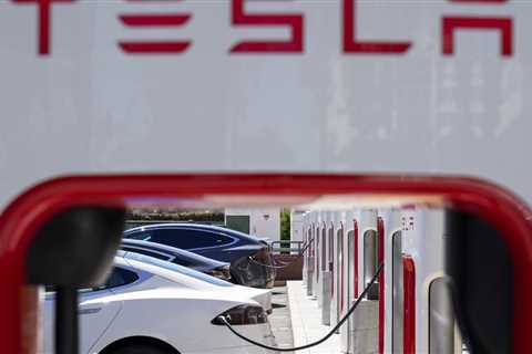 Tesla wants EPA to finalize tougher vehicle emissions rules