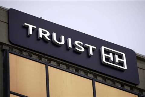 Truist focuses on tech as EPS falls short