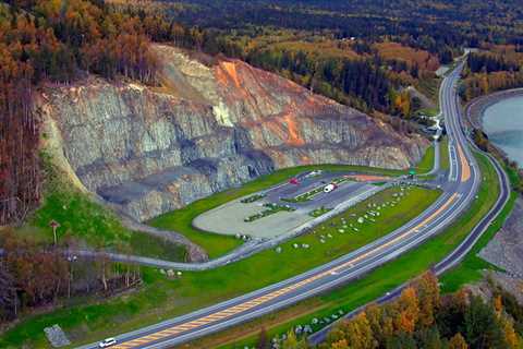 Highway Design-Parking Along Highways and Arterial Streets