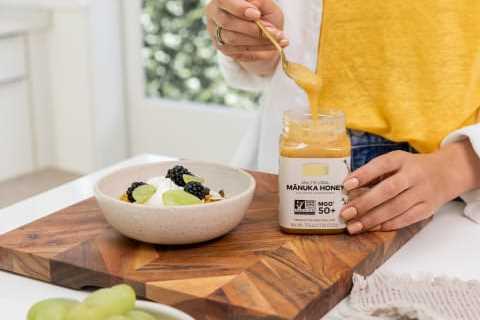 From Beauty To Pre-Workout, 7 Surprising Ways We’re Using Raw Manuka Honey