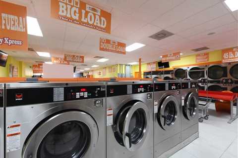 Laundromat in Pinewood, North Miami