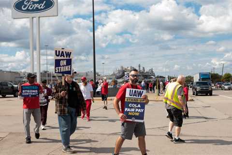 Ford temporarily lays off 330 workers, blames the UAW strike