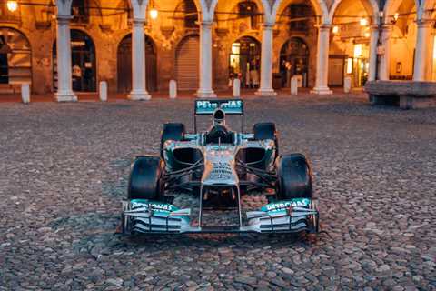 Lewis Hamilton’s first championship Mercedes F1 car heads to auction