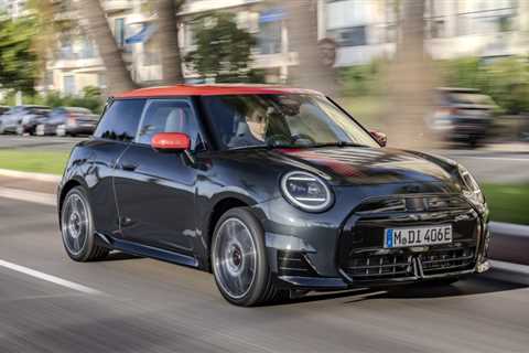 2025 Mini Cooper SE John Cooper Works gets more pizzazz, no more power