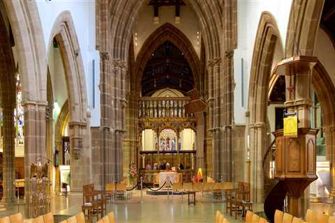 Exploring the Famous Churches in Leicester