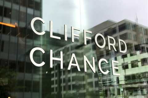 Clifford Chance Top Earner Pockets Less as Staff Numbers, Costs Swell