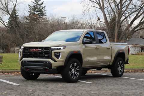 2024 GMC Canyon Review: Ready for the trail, happy on the commute