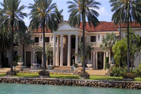 The Most Luxurious Neighborhoods in Palm Beach County, FL