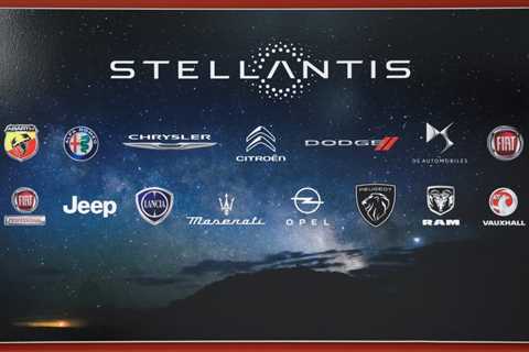 Stellantis not looking for further mergers, including with Renault