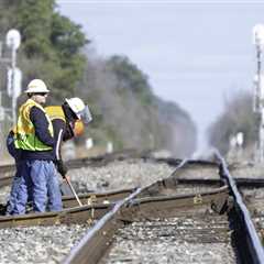 FRA to issue final rule affecting railroad contract workers