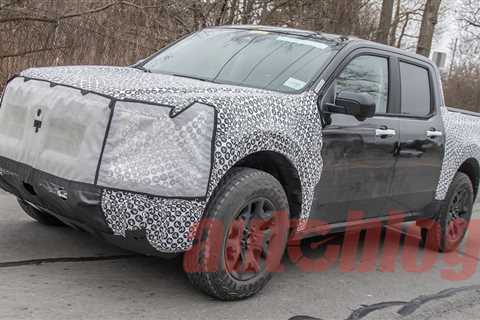 2025 Ford Maverick spied with new off-road tires, bigger screen