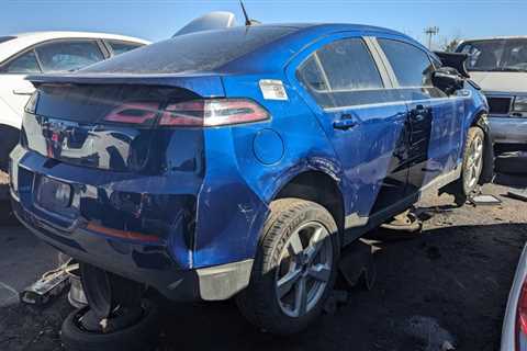 Junkyard Gem: 2013 Chevrolet Volt