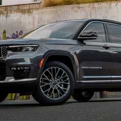 2025 Jeep Grand Cherokee rumored to get 2.0-liter four as base engine