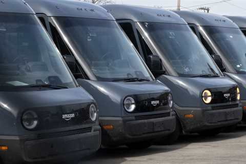 UPS and FedEx find it harder to replace gas guzzlers than expected