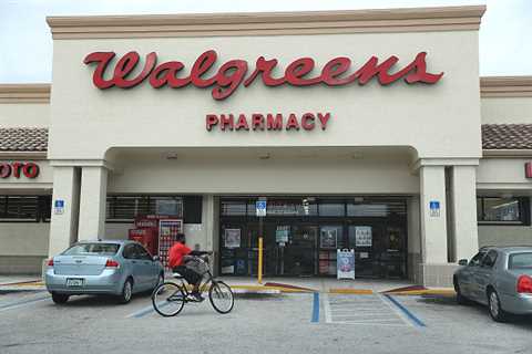 How Will Walgreens’ Expansion Into Specialty Pharmacy Affect The Industry?