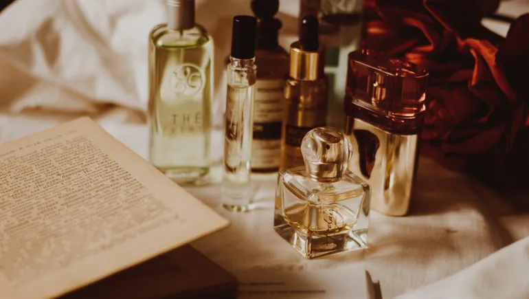 Fragrance sees online boost during early part of holiday season: report