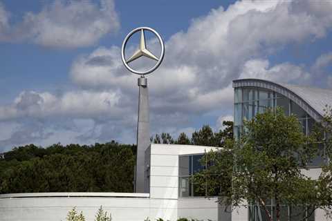 UAW loses unionization vote at Alabama Mercedes factory