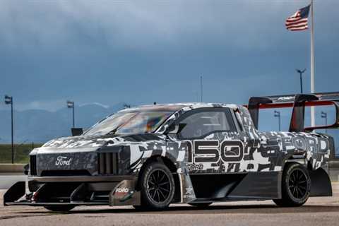 Ford's F-150 Lightning SuperTruck for Pikes Peak is 86% widebody and wing