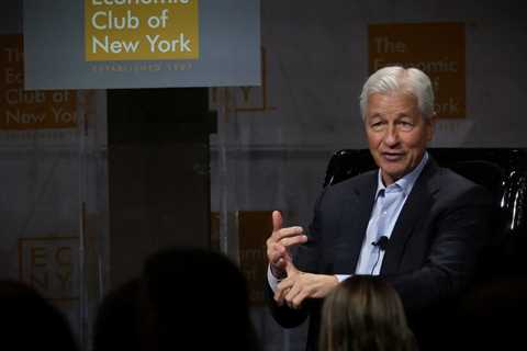 JPMorgan and Wells Fargo Earnings Show Toll of Inflation