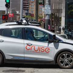 GM's Cruise to offer robotaxis on Uber's platform from next year