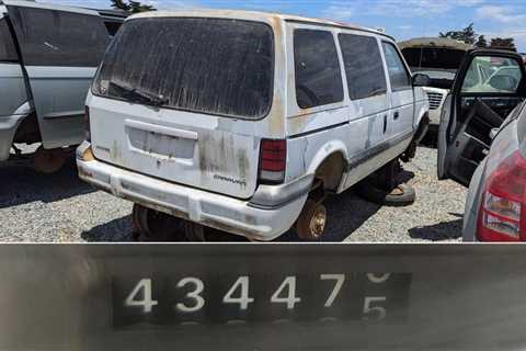 Junkyard Gem: 1994 Dodge Caravan with 434,475 miles