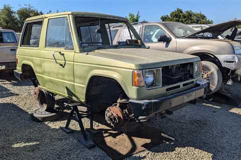 Junkyard Gem: 1984 Mitsubishi Montero Sport