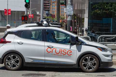 GM's Cruise to offer robotaxis on Uber's platform from next year