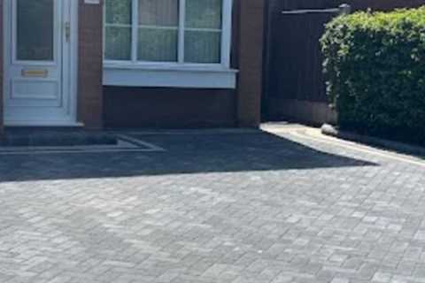 Driveways Darlaston Experienced Driveway Installers Get A New Patio Or Drive Gravel Tarmac or Block ..