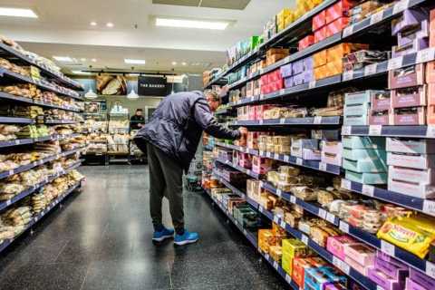 Retail bosses warn Healey that tax rises on shops will push up prices
